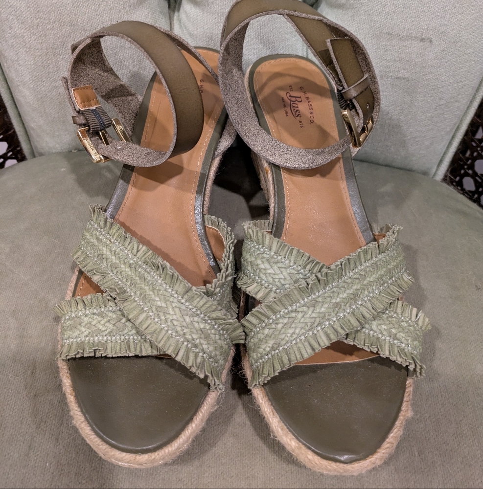 GH Bass & Co green raffia sandals